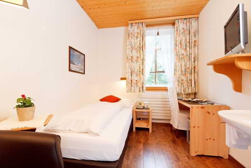 Schweizerhaus Swiss Quality Hotel Малоя Екстериор снимка