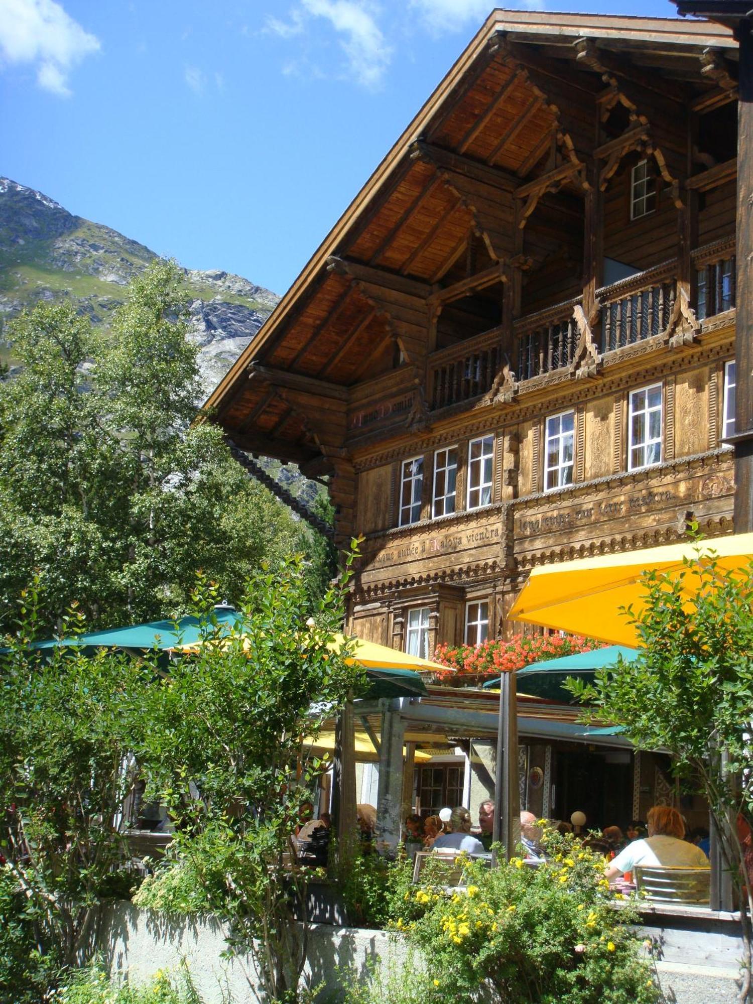 Schweizerhaus Swiss Quality Hotel Малоя Екстериор снимка