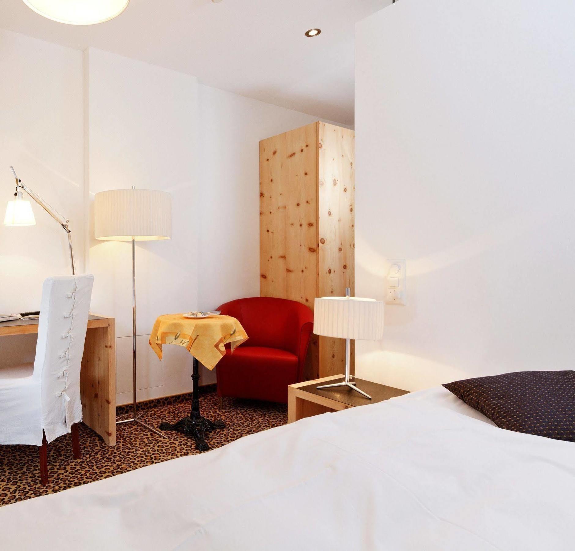 Schweizerhaus Swiss Quality Hotel Малоя Екстериор снимка