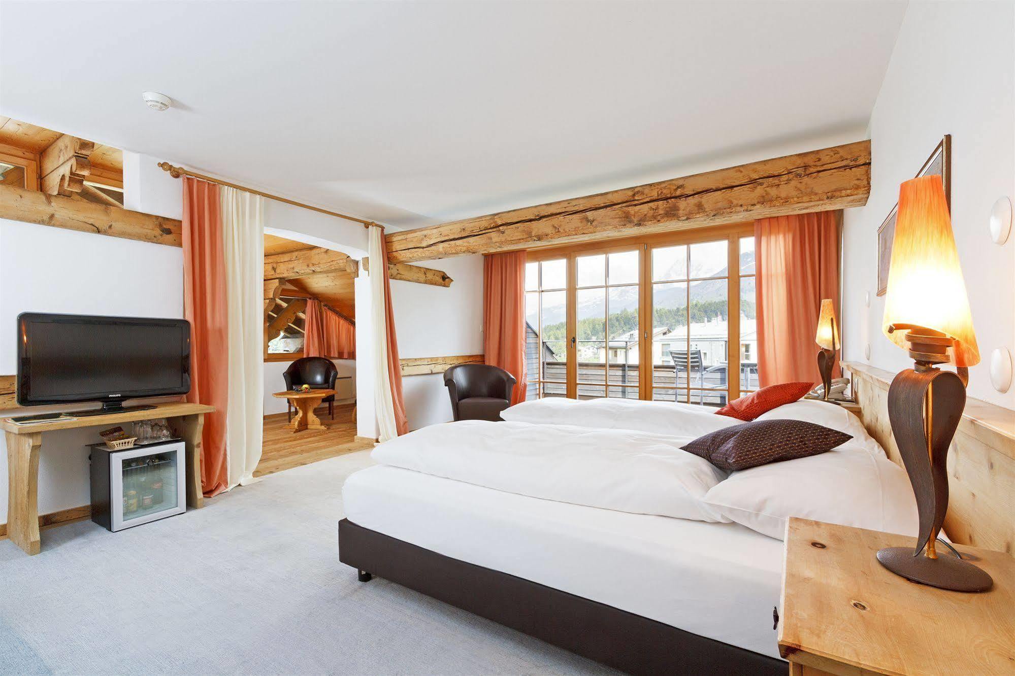Schweizerhaus Swiss Quality Hotel Малоя Екстериор снимка